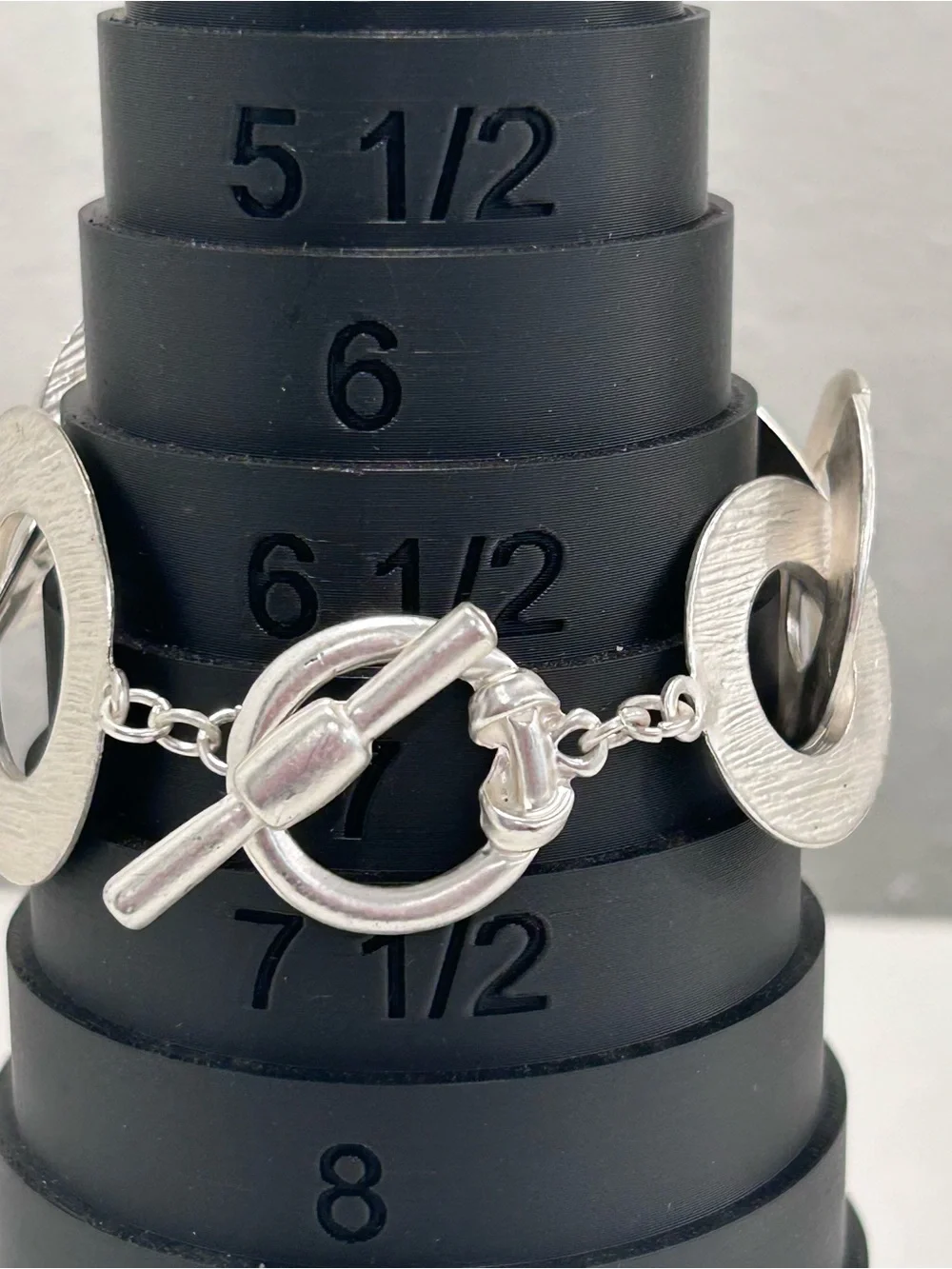 Matte Silver Linked Circles Bracelet Toggle Clasp Chunky Textured Interlocking